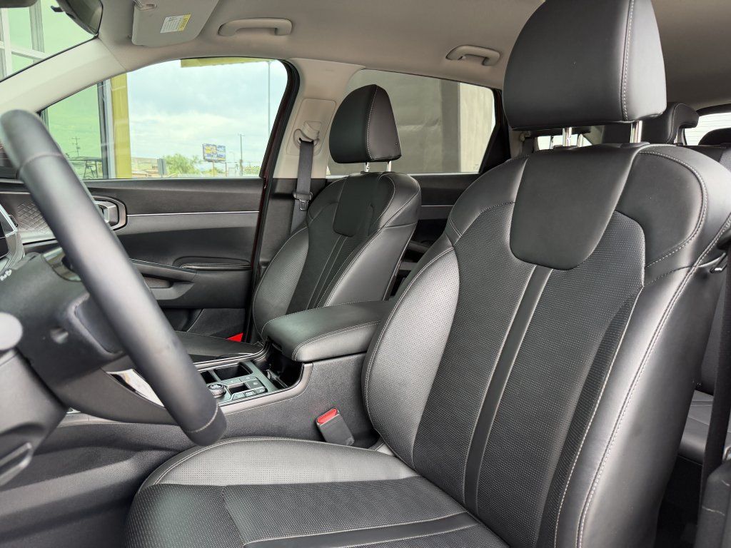 Used 2024 Kia Sorento S FWD image 32