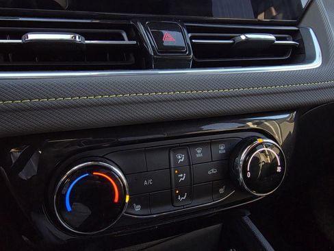 Used 2024 Chevrolet TrailBlazer ACTIV w/ Driver Confidence Package image 18