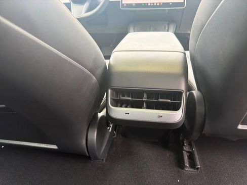 Used 2023 Tesla Model 3 Standard Range RWD image 18