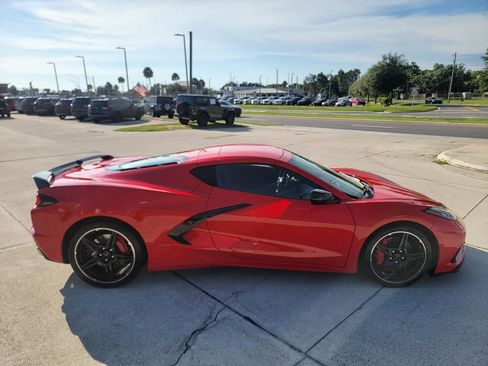 Used 2021 Chevrolet Corvette Stingray Coupe w/ Z51 Performance Package RWD image 6