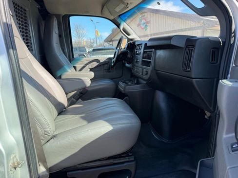 Used 2017 Chevrolet Express 2500 image 11