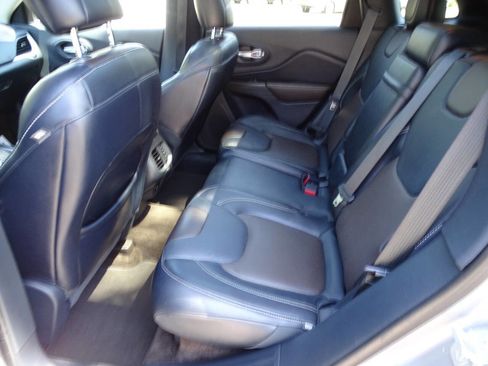 Used 2015 Jeep Cherokee 4WD Limited w/ Luxury Group image 33