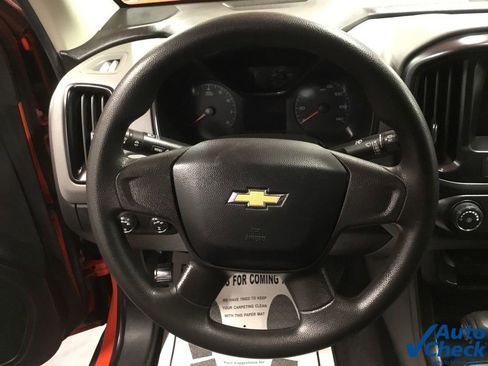 Used 2020 Chevrolet Colorado W/T image 37