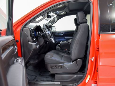 Used 2023 GMC Sierra 1500 Elevation AWD/4WD image 2