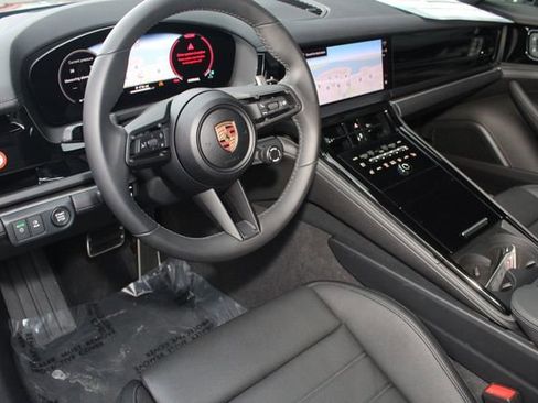 New 2025 Porsche Panamera 4 image 4