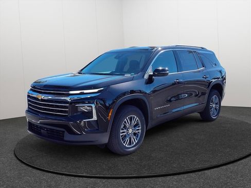 New 2026 Chevrolet Traverse LT w/ LPO, Floor Liner Package FWD image 3