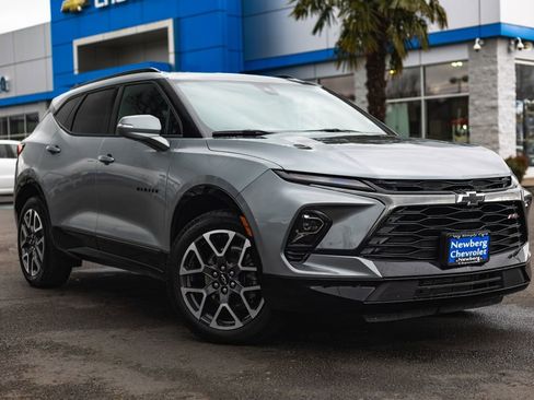 Used 2025 Chevrolet Blazer RS image 1