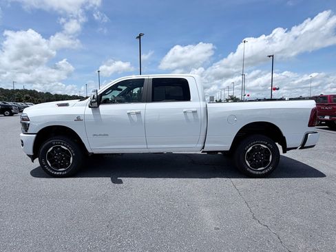 Used 2026 RAM 2500 Laramie AWD/4WD image 5