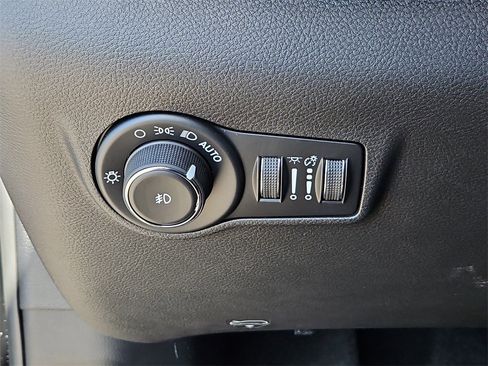 New 2026 Jeep Compass Latitude image 24