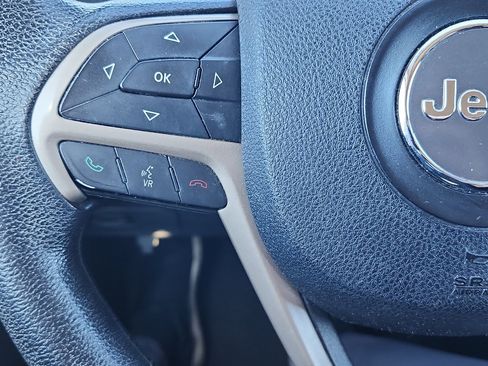 Used 2016 Jeep Cherokee Sport image 14