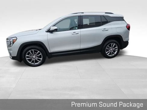 Used 2022 GMC Terrain SLT image 13