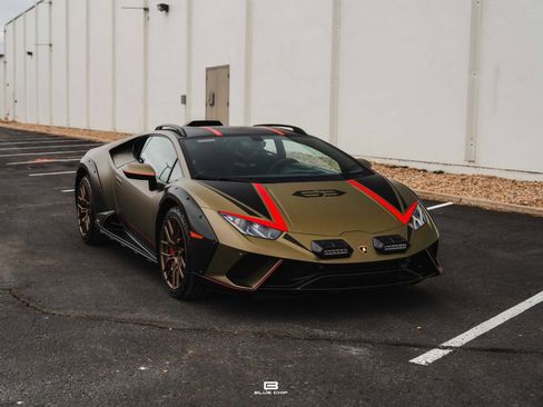 Used 2024 Lamborghini Huracan Sterrato image 14