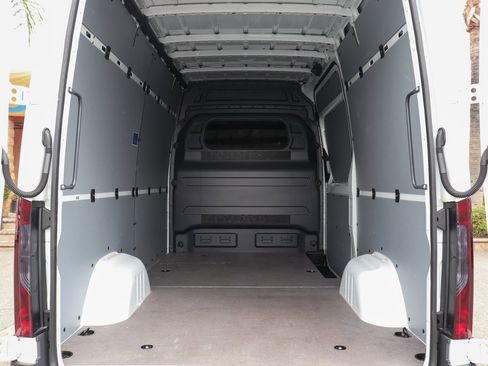 Used 2023 Mercedes-Benz Sprinter 144 Cargo image 8
