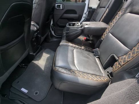 Used 2021 Jeep Wrangler Unlimited Sahara AWD/4WD image 24