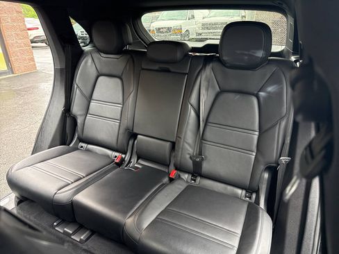 Used 2020 Porsche Cayenne E-Hybrid w/ Premium Plus Package AWD/4WD image 32