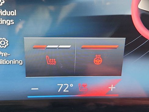 Used 2025 BMW 330i xDrive Sedan w/ Convenience Package image 24