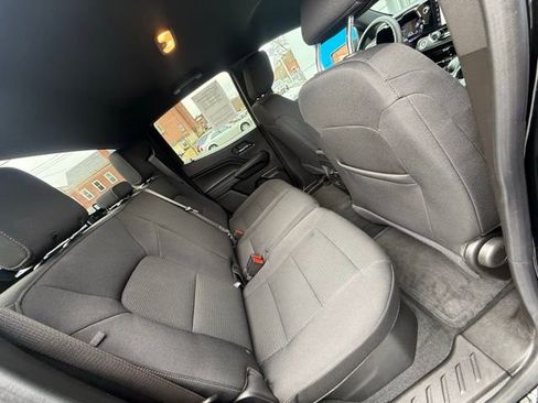 Used 2024 Chevrolet Colorado LT image 18