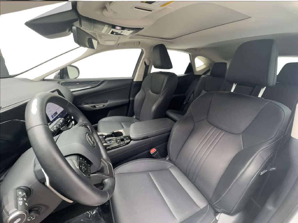 Used 2025 Lexus NX 250 FWD w/ Towing Package (2000 Lbs) image 22
