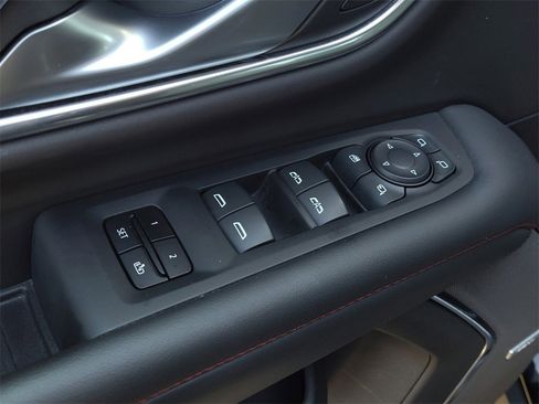 Used 2022 Chevrolet Tahoe RST w/ Luxury Package image 11