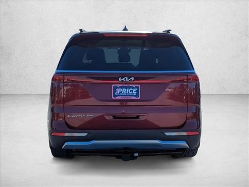 Used 2022 Kia Carnival SX image 6