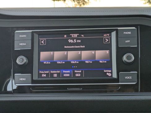 Certified 2024 Volkswagen Jetta SE image 17