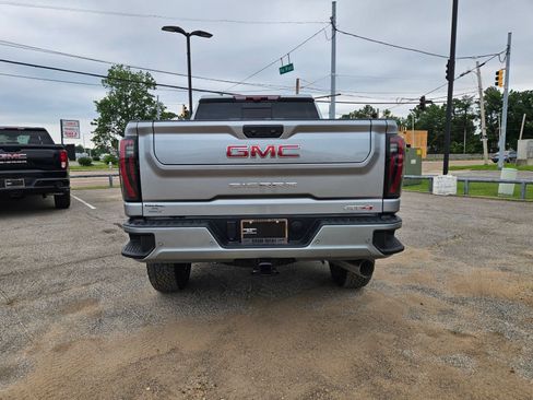 New 2026 GMC Sierra 2500 AT4 w/ AT4 Premium Plus Package AWD/4WD image 5