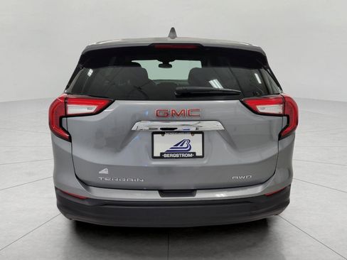 Used 2024 GMC Terrain SLE image 24