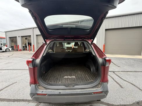 Used 2020 Toyota RAV4 Limited AWD/4WD image 10