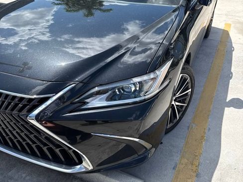 Used 2023 Lexus ES 350 w/ Premium Package FWD image 4
