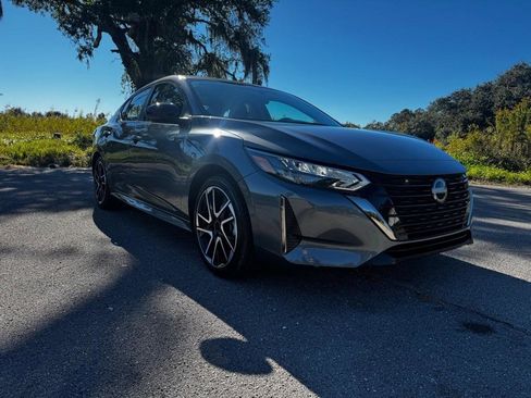 Used 2025 Nissan Sentra SR image 7