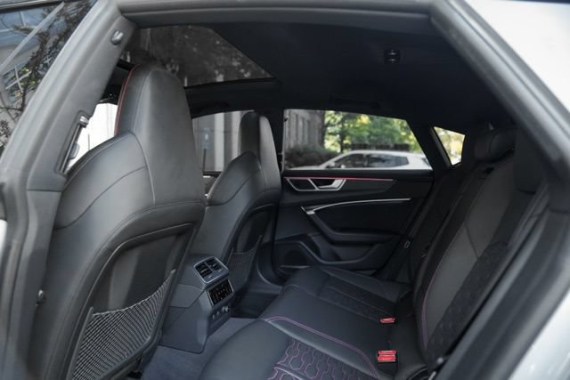 Used 2023 Audi RS 7 Sportback w/ Black Optic Package AWD/4WD image 39