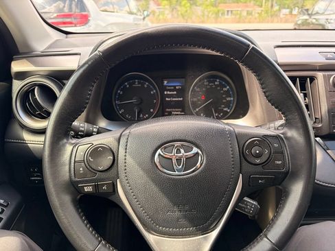 Used 2018 Toyota RAV4 XLE FWD image 16