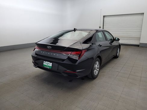 Used 2023 Hyundai Elantra SE image 9