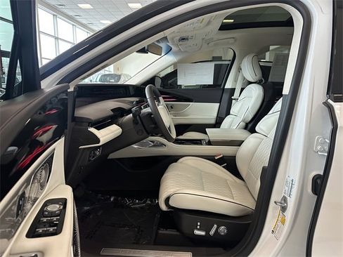 Certified 2024 Lincoln Nautilus Black Label image 18