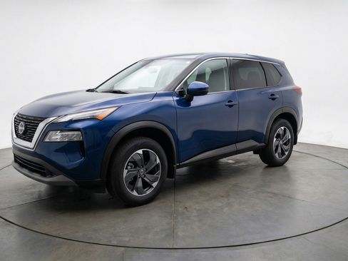 Used 2025 Nissan Rogue SV image 3