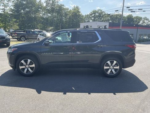Used 2021 Chevrolet Traverse LT w/ LT Premium Package AWD/4WD image 2