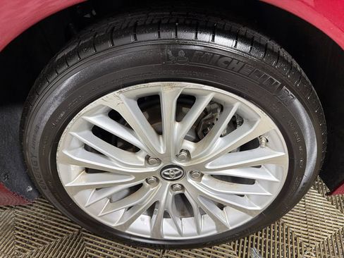 Used 2018 Toyota Camry XLE FWD image 20