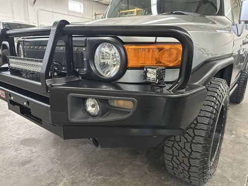Used 2012 Toyota FJ Cruiser 4WD w/ Convenience Pkg image 34