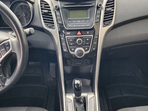 Used 2014 Hyundai Elantra GT FWD image 12