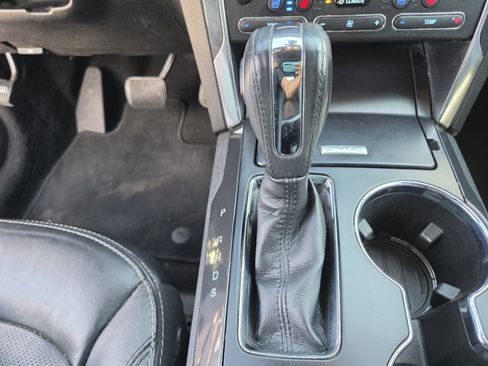 Used 2019 Ford Explorer Limited w/ Ford Safe & Smart Package FWD image 15