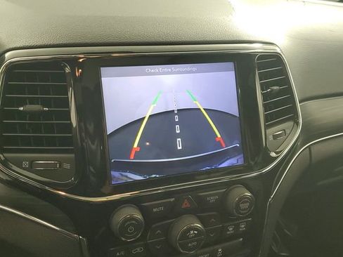 Used 2019 Jeep Grand Cherokee Limited AWD/4WD image 8