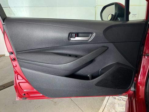 Used 2021 Toyota Corolla LE FWD image 25