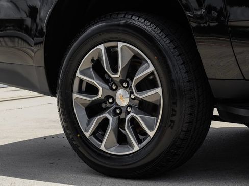Used 2024 Chevrolet Suburban LT w/ LT Signature Plus Package RWD image 62