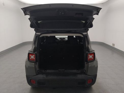 Used 2020 Jeep Renegade Latitude w/ Popular Equipment Group FWD image 29