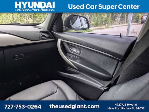 Used 2016 BMW 320i Sedan RWD image 17