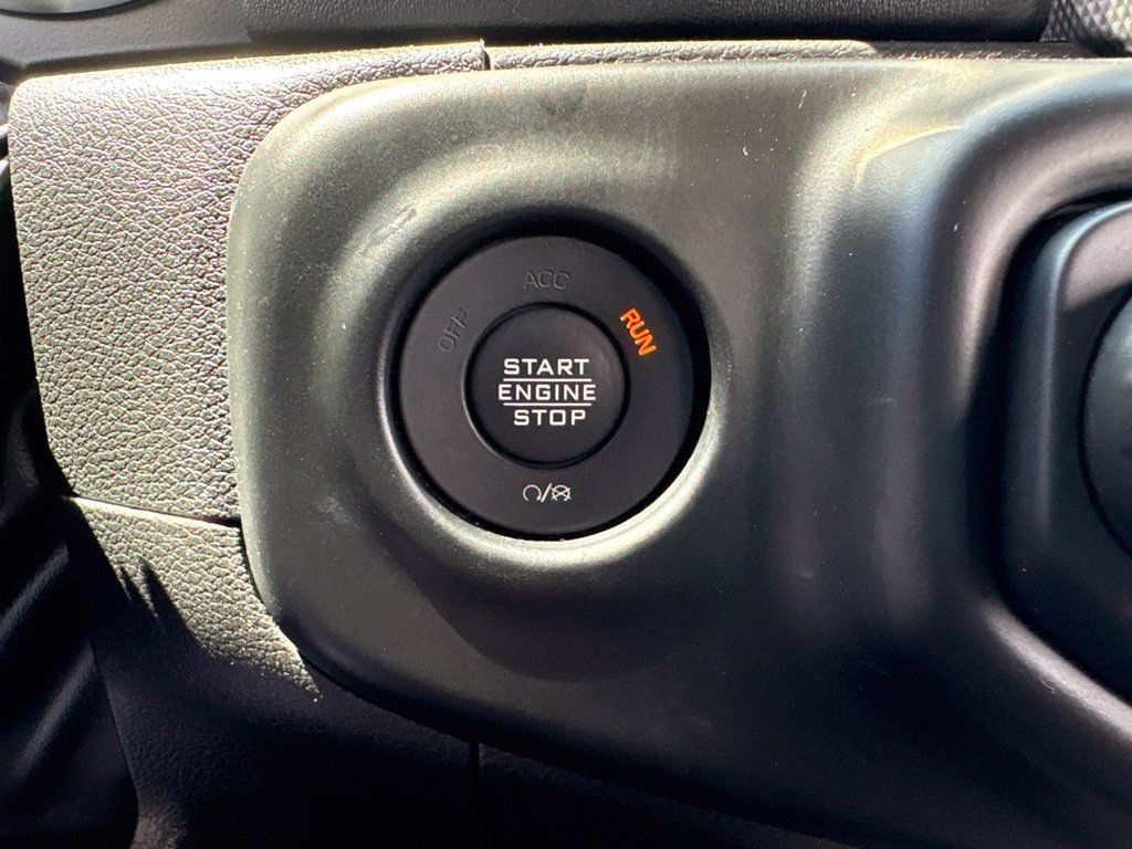 Used 2022 Jeep Wrangler Unlimited Sahara w/ Safety Group AWD/4WD image 27