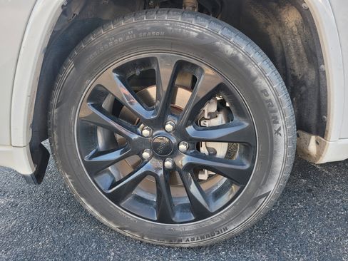Used 2021 Jeep Grand Cherokee Laredo X RWD image 8