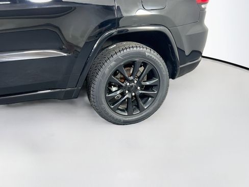 Used 2021 Jeep Grand Cherokee Laredo X AWD/4WD image 31