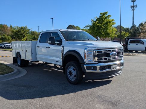 New 2026 Ford F550 4x4 Crew Cab image 2