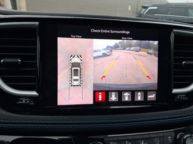 Used 2021 Chrysler Pacifica Touring-L w/ Premium & Safety Sphere Group FWD image 14